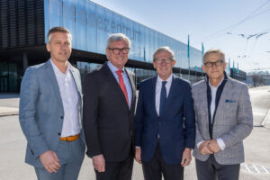 Alexander Kribus, Bürgermeister Harald Preuner, Wilfried Haslauer und WKS Präsident Peter Buchmüller (von links, Foto: Land Salzburg)