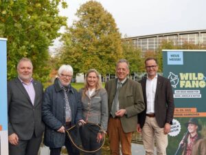 Thomas Bothor (Projektleitung), Heinz Pyka (Anglerverband Niedersachsen), Simona Erdmann (Senior Project Director Wild & Fang), Helmut Dammann-Tamke (Präsident der Landesjägerschaft Niedersachsen) und Messechef Dr. Jochen Köckler (von links, Foto: Deutsche Messe)