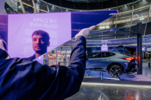 Cupra Kunstprojekt Solar Wave am Flughafen Frankfurt (Fotos: Cupra Deutschland)